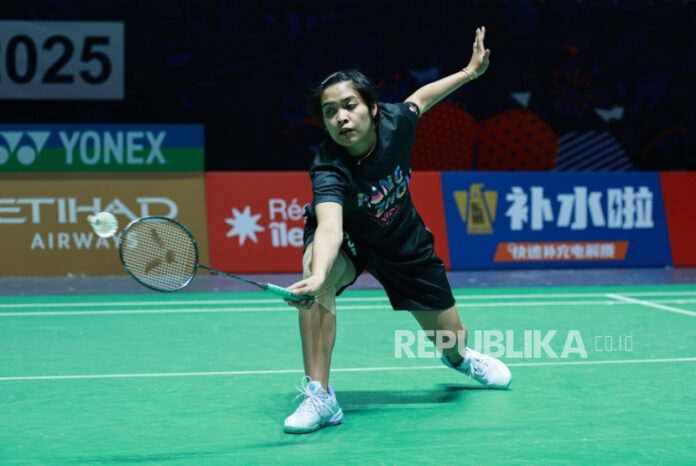gregoria-mariska-tunjung-berlatih-di-adidas-arena-paris-menjelang_250825141818-661.jpg